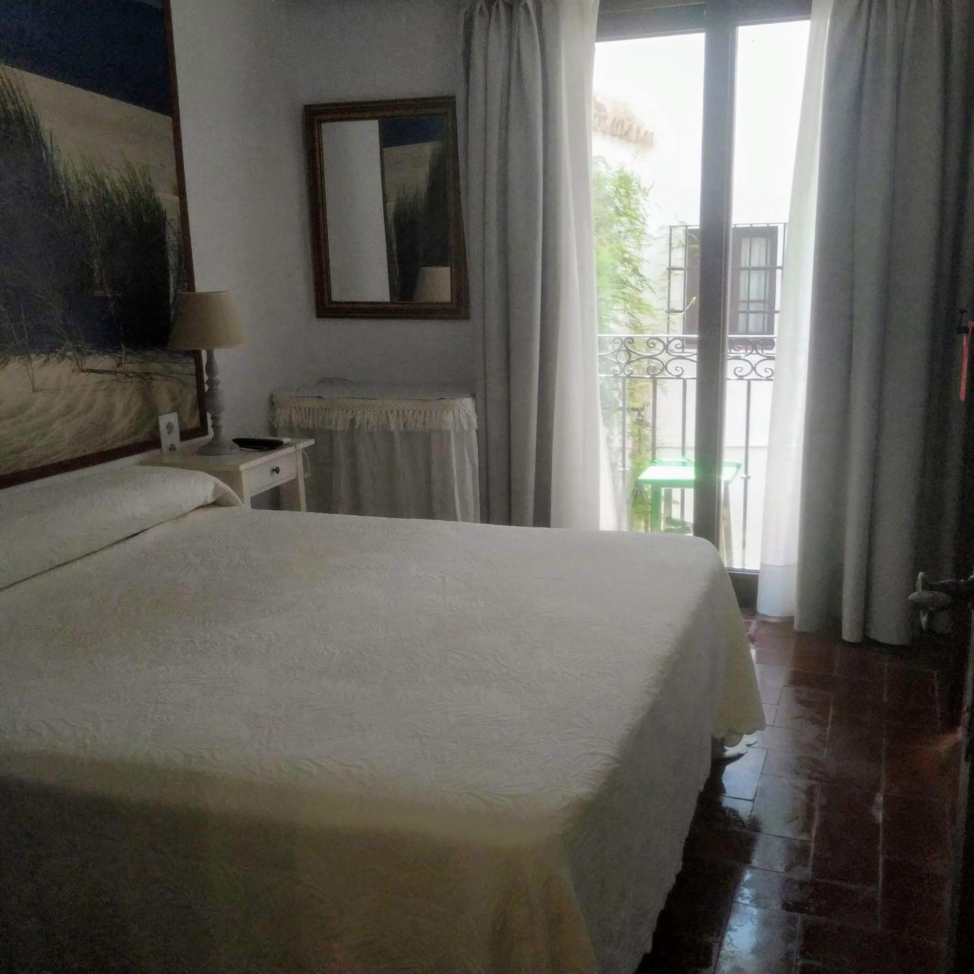 Hostal Gran Capitan Chipiona Dış mekan fotoğraf